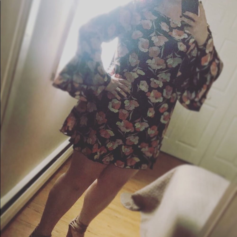 Floral printed bell long sleeve dress